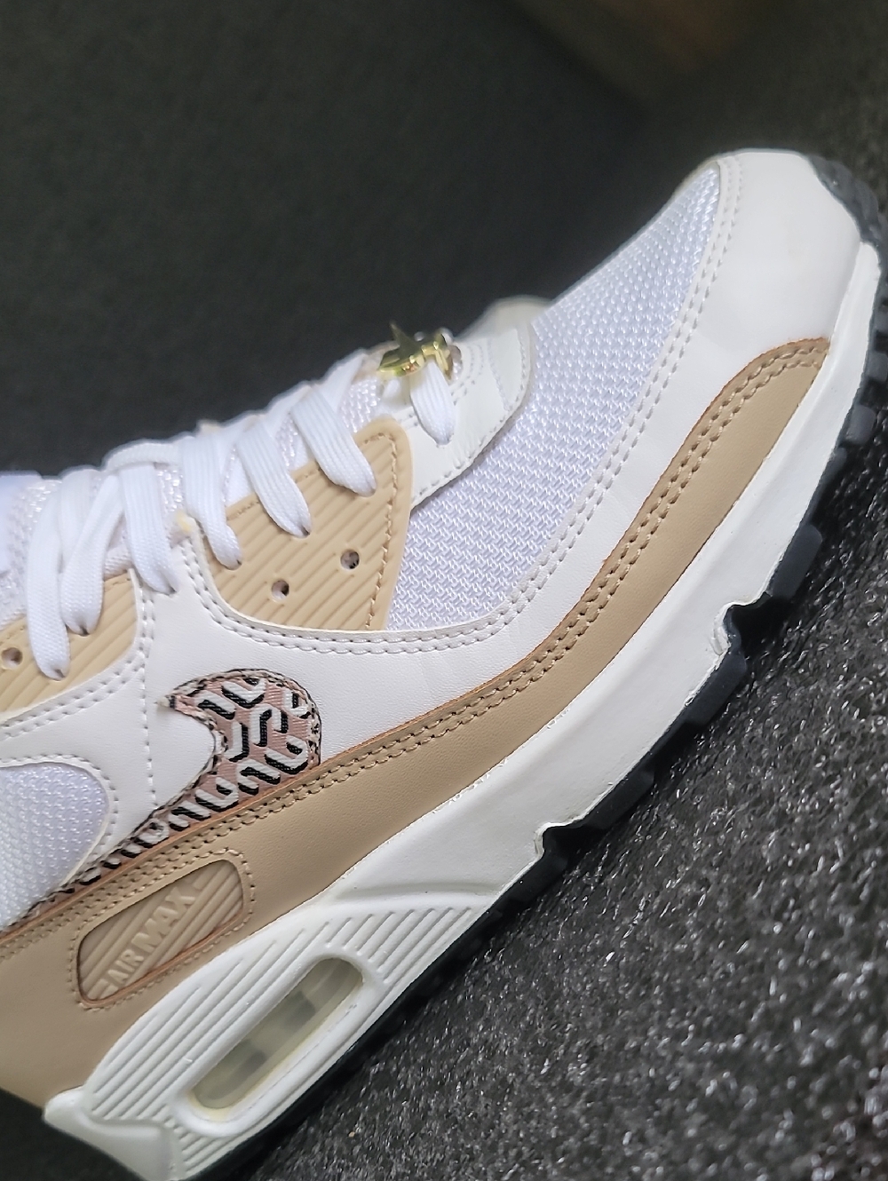 Nike Air Max 90 'United In Victory' "White/Hemp" Wmns 8.5 Ships Today - Picture 15 of 16